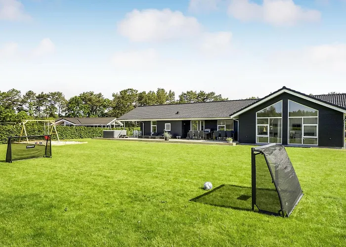 Stunning In With Five Bedrooms And Wifi * Hadsund